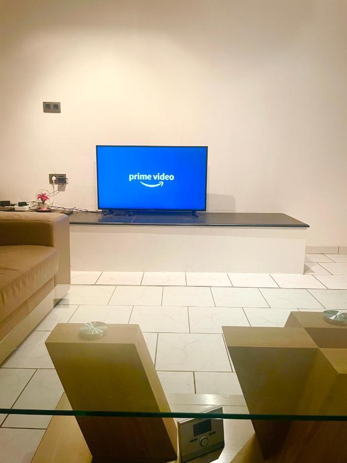 בריסל Lovely 2 Bedrooms Apartment מראה חיצוני תמונה