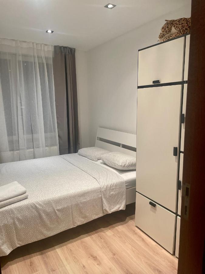 בריסל Lovely 2 Bedrooms Apartment מראה חיצוני תמונה