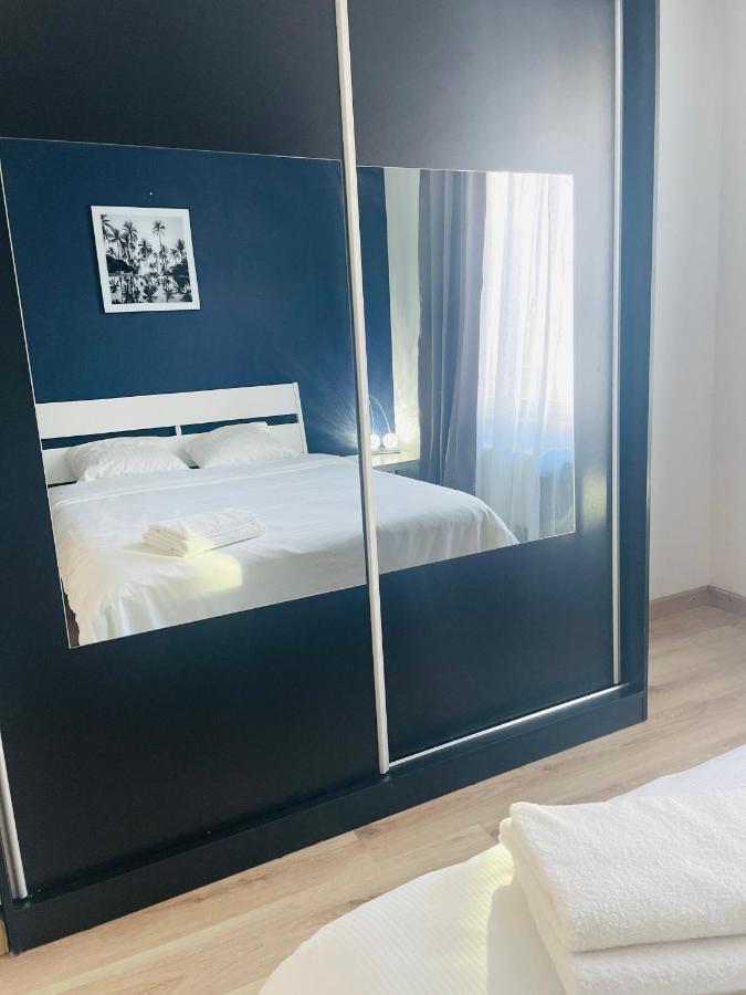 בריסל Lovely 2 Bedrooms Apartment מראה חיצוני תמונה