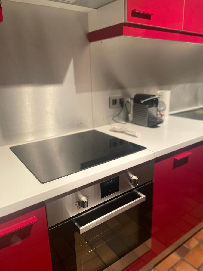 בריסל Lovely 2 Bedrooms Apartment מראה חיצוני תמונה